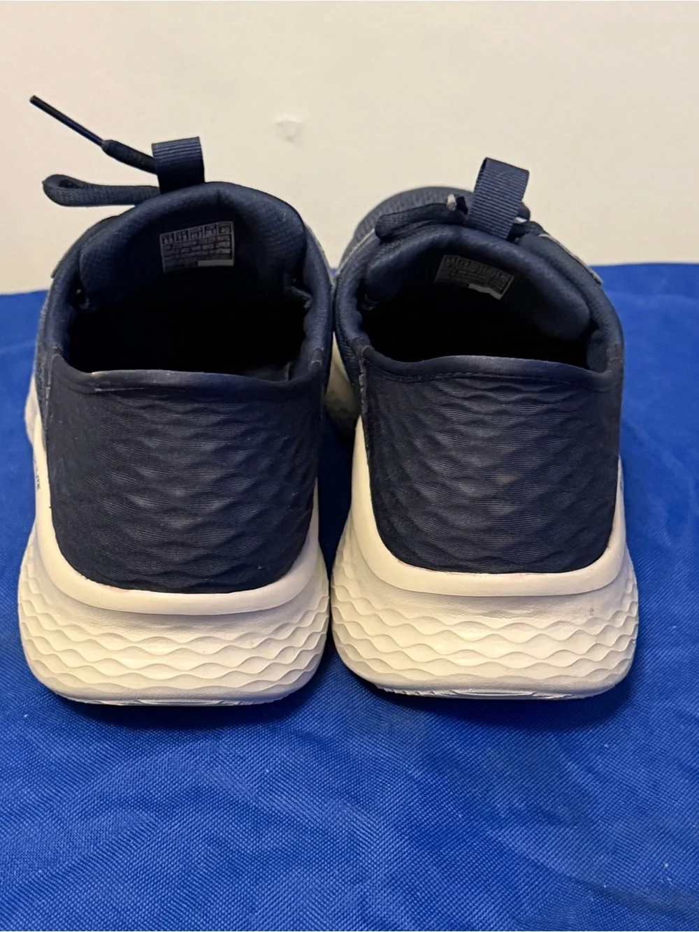 Skechers breathable navy